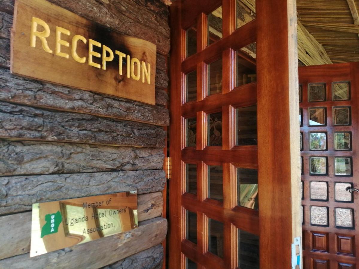 Murchison Backpackers Masindi Exterior photo