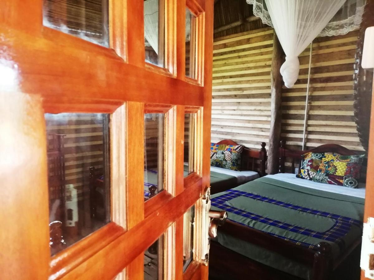 Murchison Backpackers Masindi Exterior photo